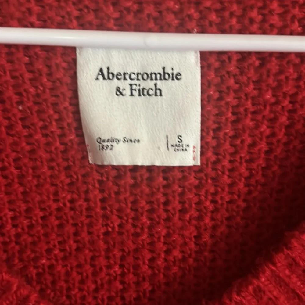 Abercrombie & Fitch V-neck mixed Cable Knit Sweater oversized Red Small - Picture 2 of 4